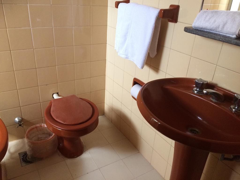 Hotel Manduvira أسونسيون الغرفة الصورة