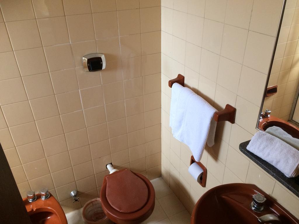 Hotel Manduvira أسونسيون الغرفة الصورة