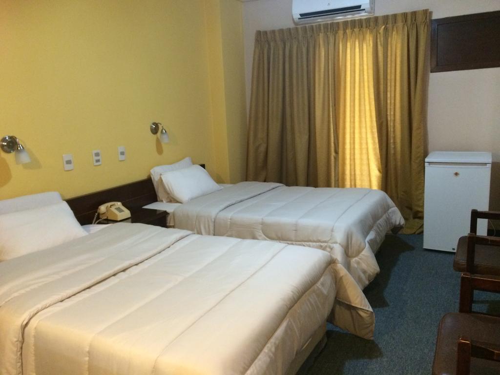 Hotel Manduvira أسونسيون الغرفة الصورة