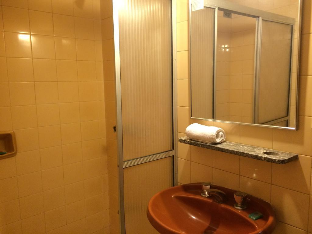 Hotel Manduvira أسونسيون الغرفة الصورة